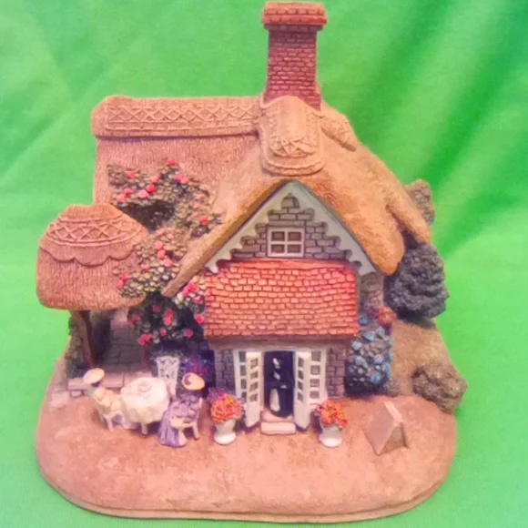 Lilliput Lane Ltd. | Art | Bargate Cottage Tea Room By Lilliput 